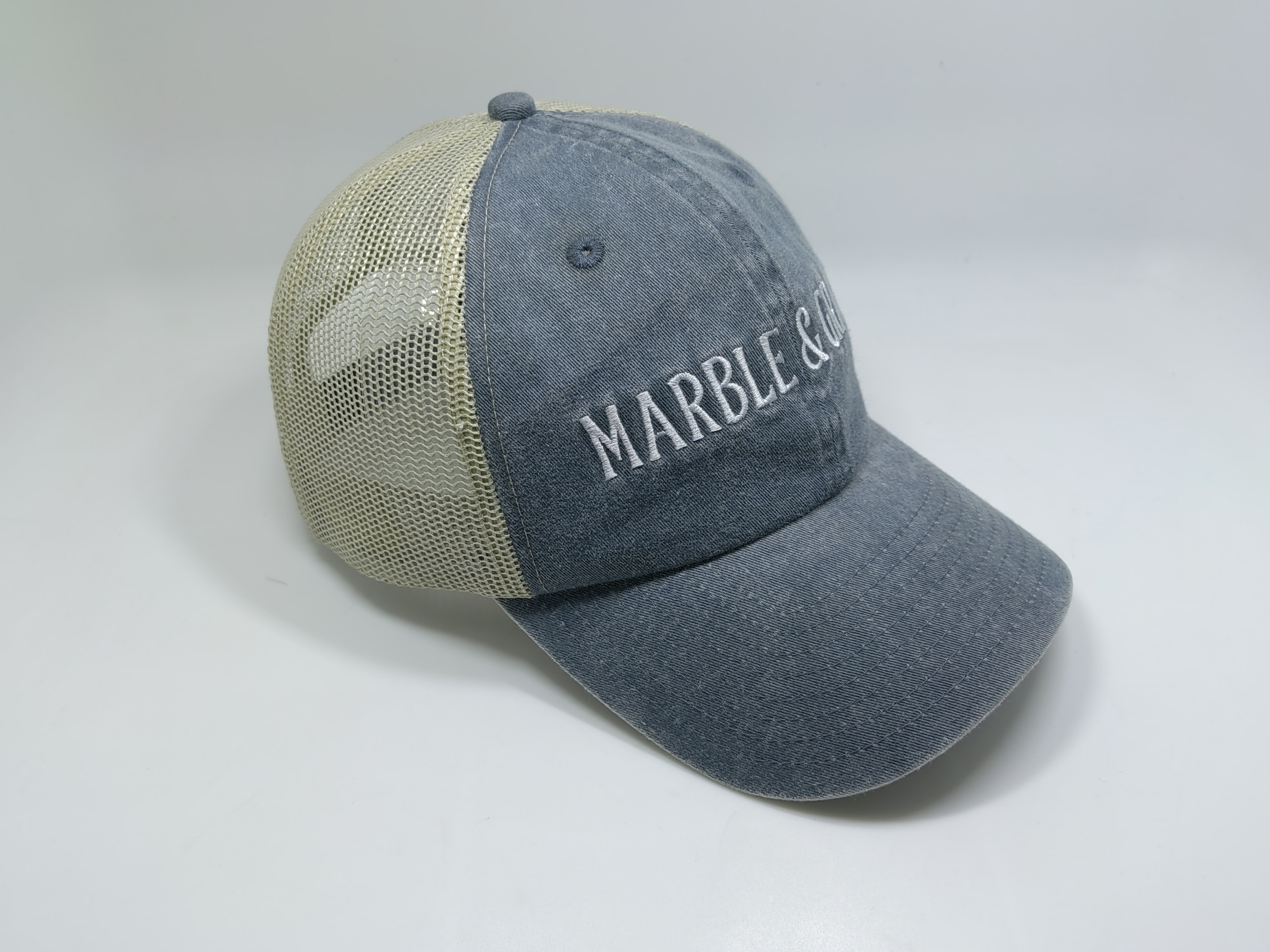 Wholesale Custom Cotton 6panels Cap Curved Brim Mesh Trucker Hats 112